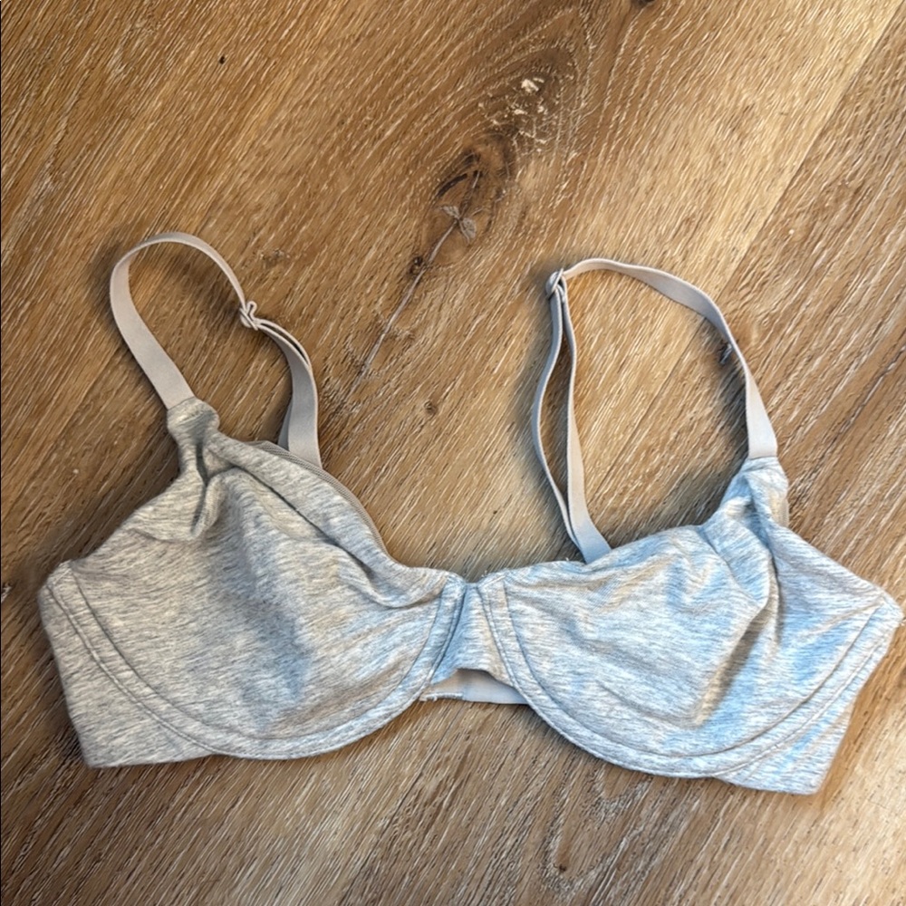 NWOT Skims Jersey T-shirt Bra